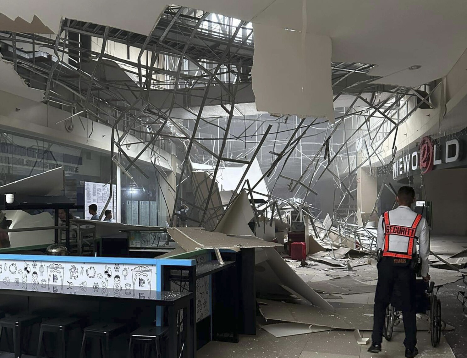 Powerful earthquake shakes southern Philippines causing ceilings